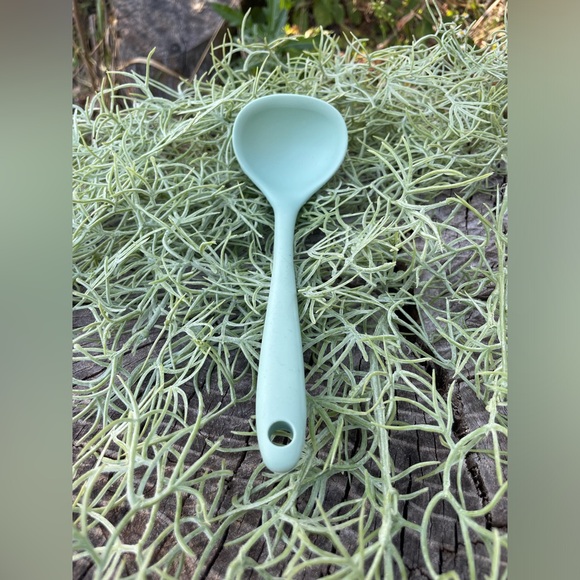 Silicone Soup Ladle - Picture 1 of 5